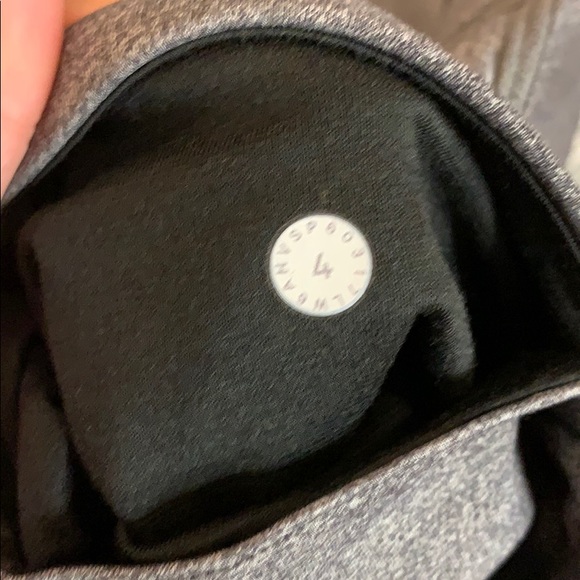 lululemon  grey cropped 21” leggings - Picture 4 of 4